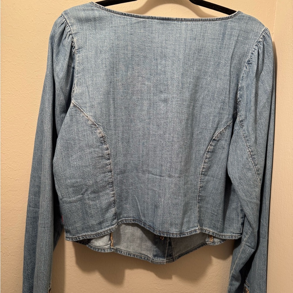 Levi's Denim Shirt - Picture 4 of 9